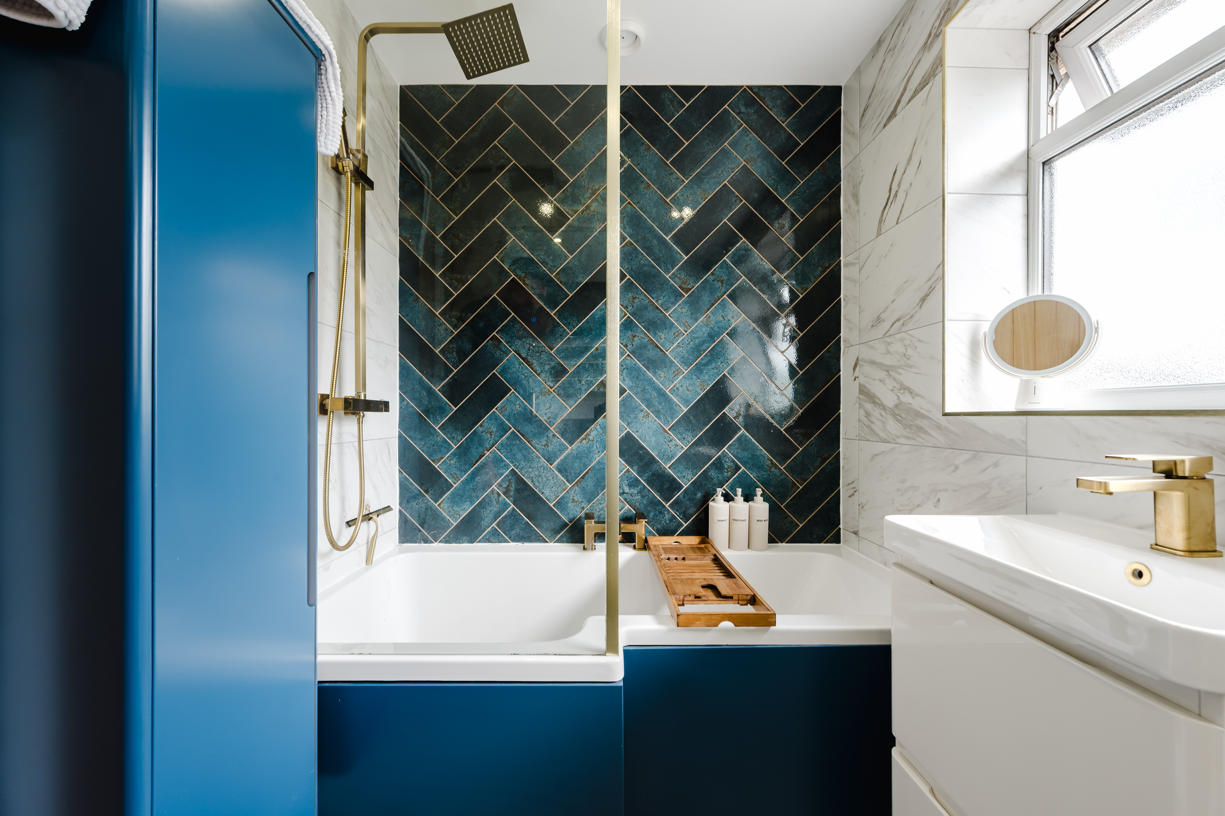 Hulton House modern family bathroom