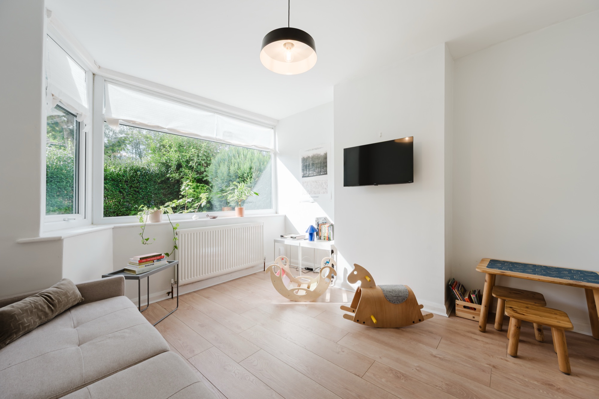 Parkland Place lounge with children’s play corner