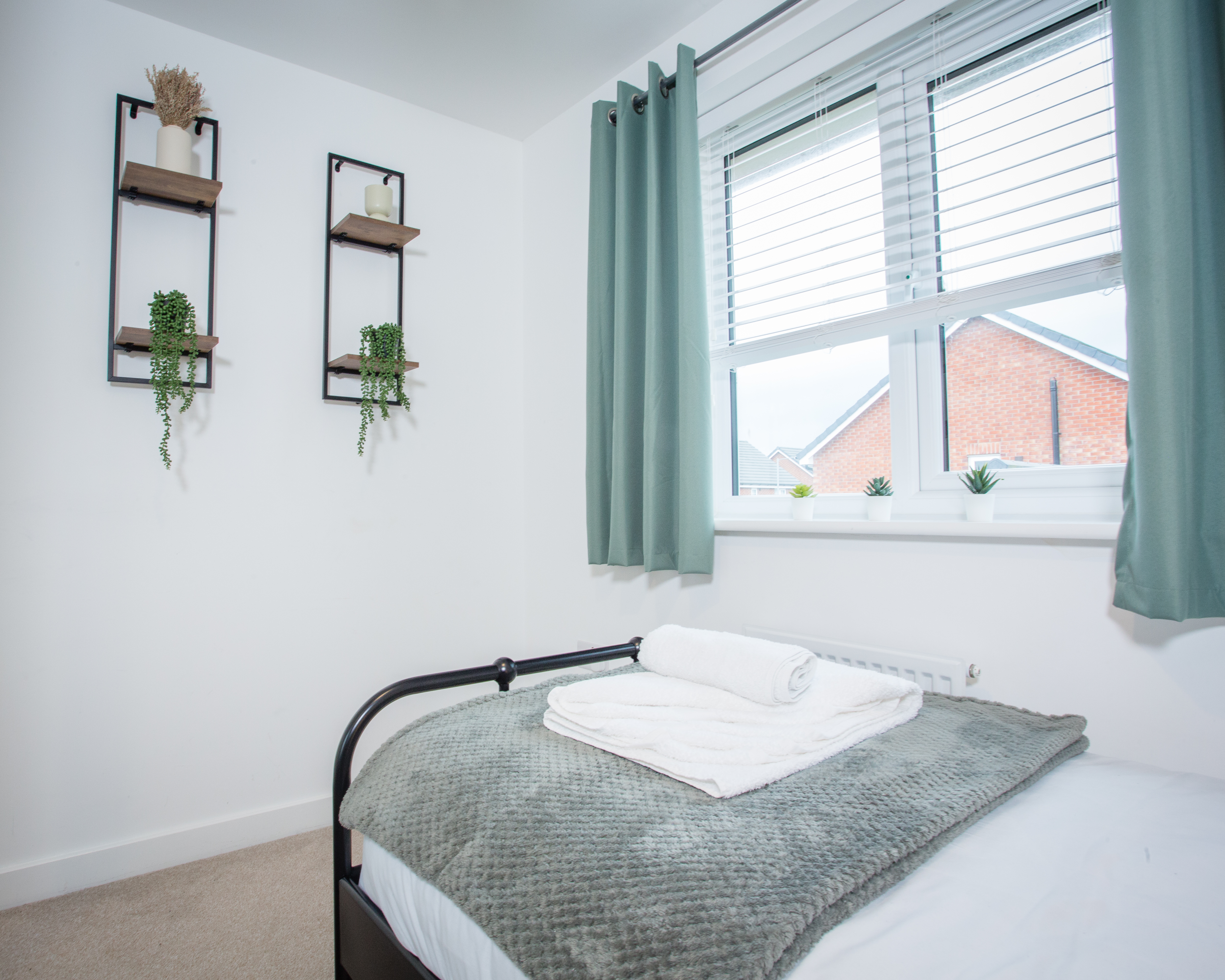 West Halt single bedroom