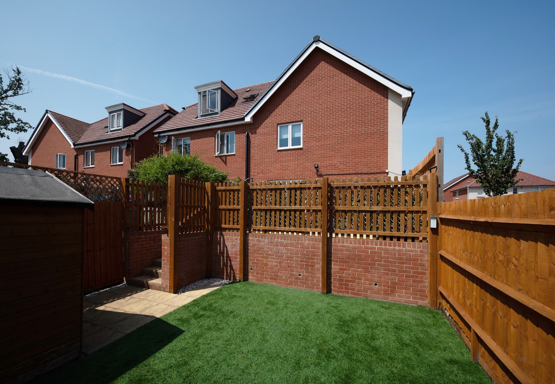 Loddon Lodge rear exterior and garden