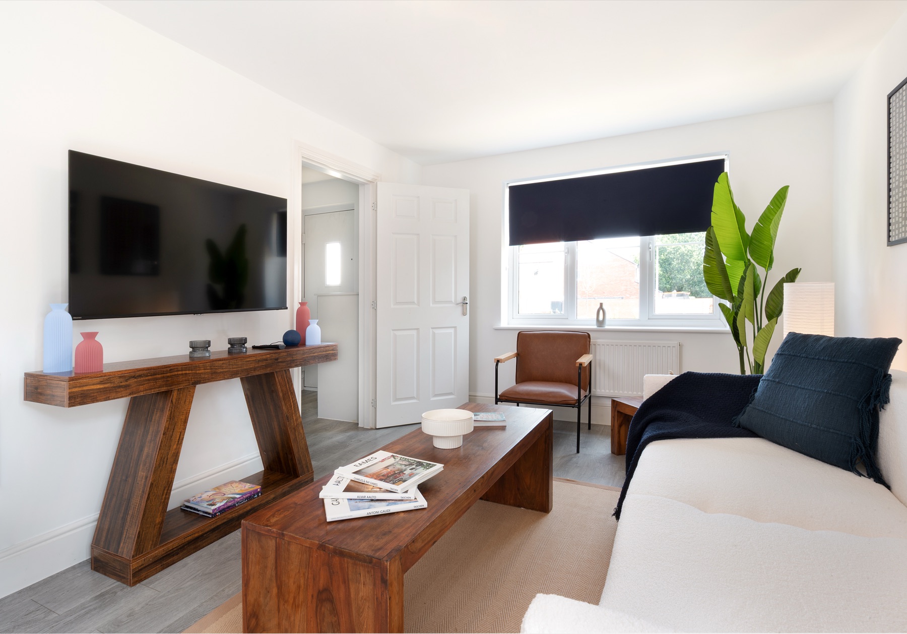 Loddon Lodge lounge with Smart TV