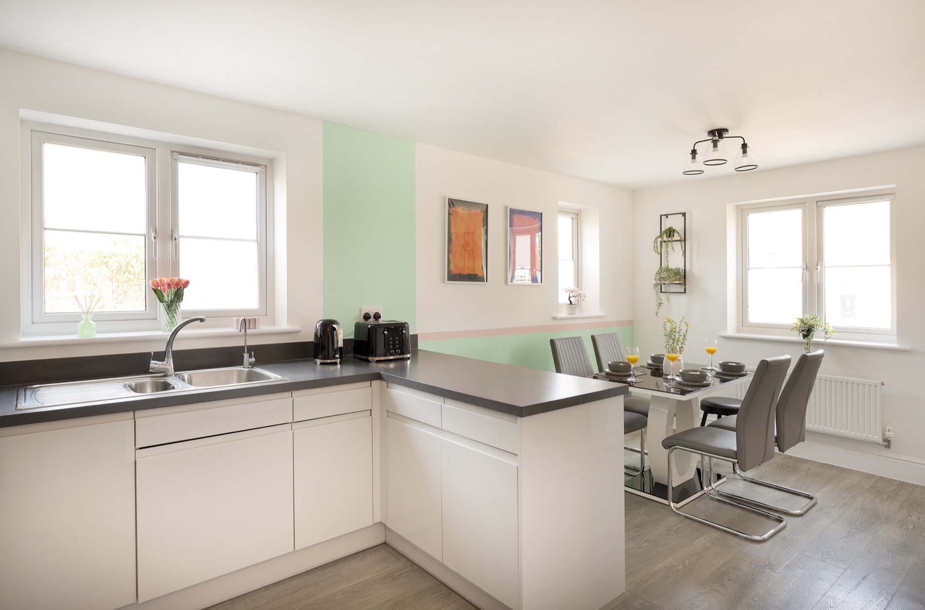 Loddon Lodge kitchen and dining area
