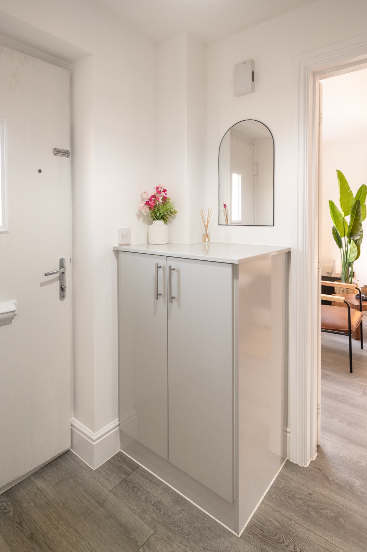 Loddon Lodge entrance console table